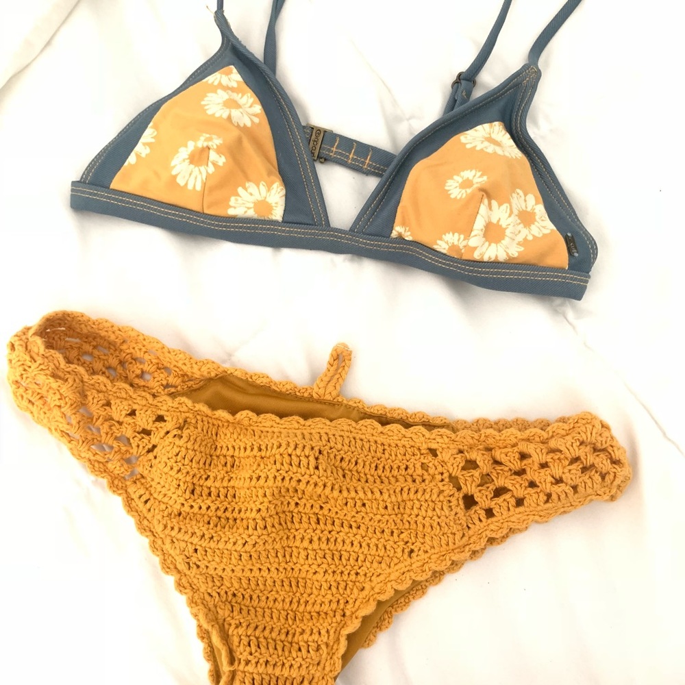 Rip Curl  marching bikini